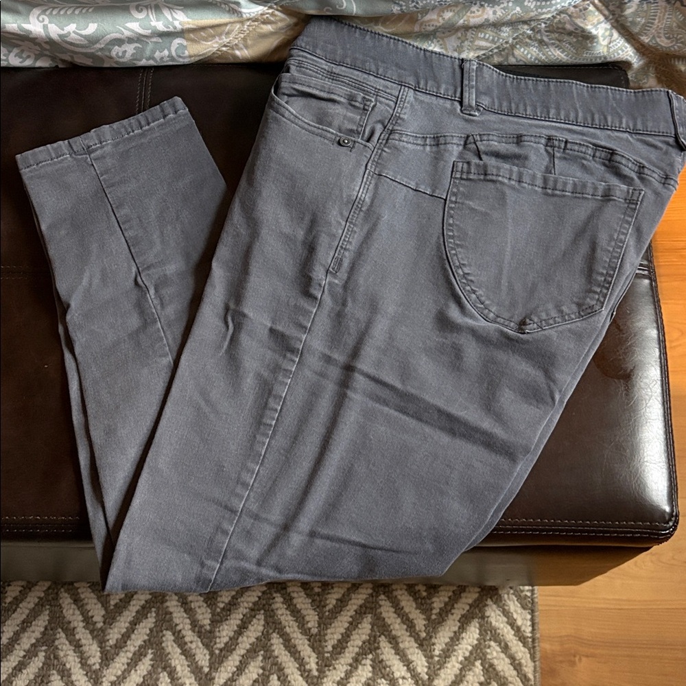Democracy Women's Skinny Jeans in Charcoal Gray